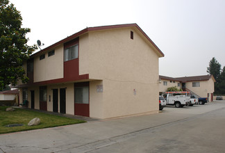 16535 Randall Ave in Fontana, CA - Building Photo - Building Photo