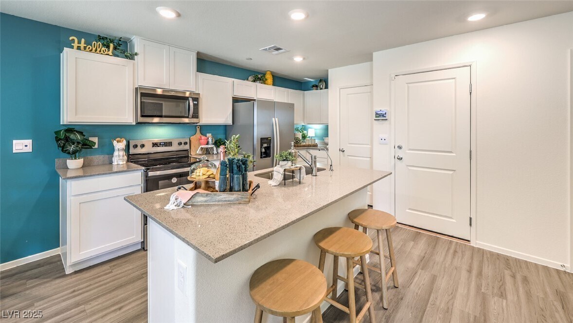 9463 Calm Strm Ave in Las Vegas, NV - Building Photo