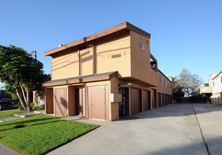 2501 Florida St in Huntington Beach, CA - Building Photo - Building Photo