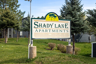 Shady Lane Apartments in Ogden, UT - Foto de edificio - Building Photo