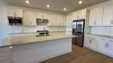 2703 Joshua St in Tracy, CA - Building Photo - Building Photo