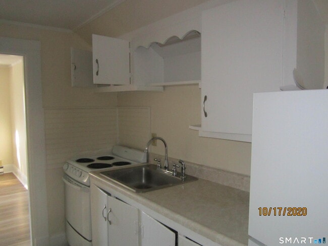 property at 1085 Broad St