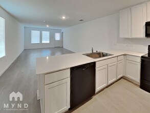 1262 Basswood Dr in Wilmer, TX - Building Photo - Building Photo