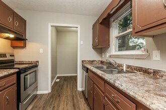 565 Bridgette Dr in Clarksville, TN - Building Photo - Building Photo