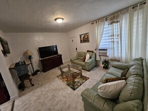 680 SW 7th Ave in Miami, FL - Building Photo - Building Photo