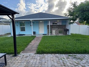 152 Swain Blvd in Greenacres, FL - Building Photo - Building Photo