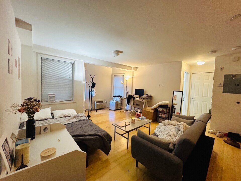 461 Park Dr, Unit 403 in Boston, MA - Building Photo