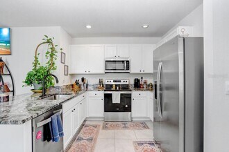 17020 Oval Rum Dr in Wimauma, FL - Building Photo - Building Photo