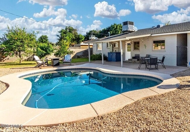 property at 1412 W 7th Pl