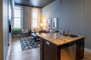 139 Pearl St NW in Grand Rapids, MI - Building Photo
