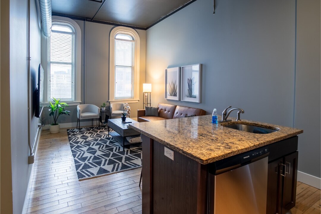139 Pearl St NW in Grand Rapids, MI - Building Photo