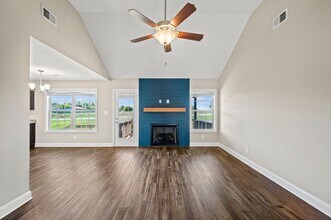 355 Dugger Dr in Clarksville, TN - Foto de edificio - Building Photo