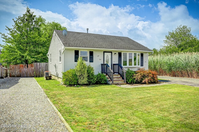 property at 814 Bay Blvd