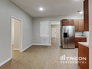 606 Arlington Ct in Eustis, FL - Building Photo - Building Photo