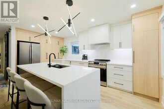 10 Flagstaff Rd in Toronto, ON - Building Photo - Building Photo