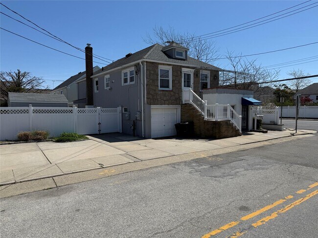 72 Clayton Ave in East Atlantic Beach, NY - Building Photo - Building Photo