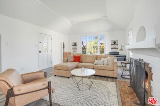 1172 S Hayworth Ave in Los Angeles, CA - Building Photo - Building Photo