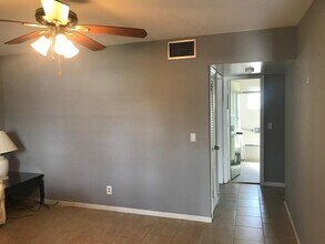 1100 Atlantic Shores Blvd in Hallandale Beach, FL - Building Photo - Building Photo