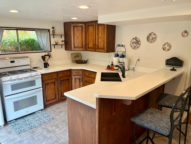 property at 979 Manchester Rd