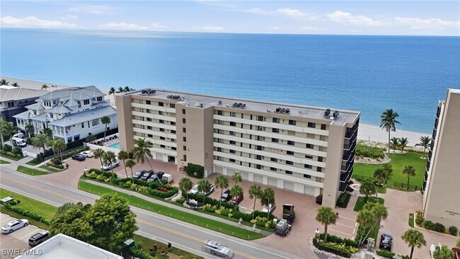 10475 Gulf Shore Dr in Naples, FL - Foto de edificio - Building Photo