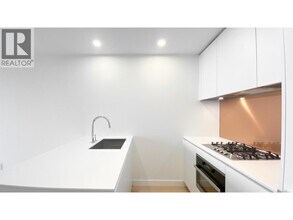 1480 Howe St in Vancouver, BC - Building Photo - Building Photo
