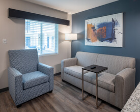 stayAPT Suites Alexandria-Fort Belvoir in Alexandria, VA - Foto de edificio - Building Photo
