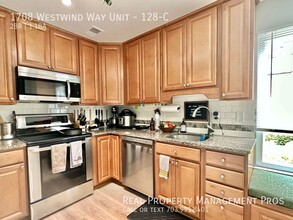 1708 Westwind Way in McLean, VA - Building Photo - Building Photo