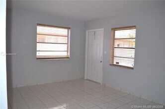 2476 SW 17th St-Unit -2476 in Miami, FL - Building Photo - Building Photo
