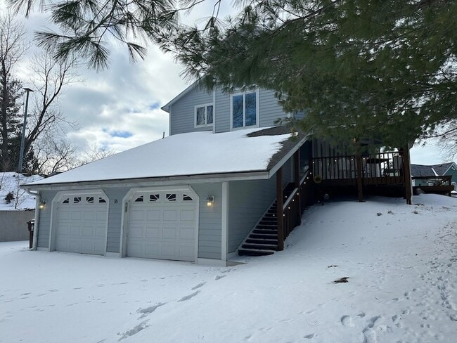 16 Cedar Trail in Portage, IN - Foto de edificio - Building Photo