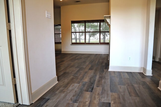 1705 Hickory Dr in Pilot Point, TX - Building Photo - Building Photo