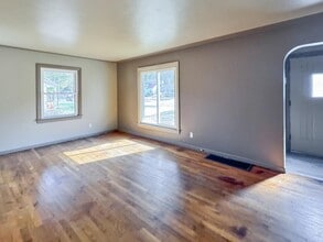 229 Lemyra St SE in Grand Rapids, MI - Building Photo - Building Photo