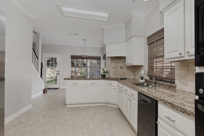 property at 31 N Duskwood Pl