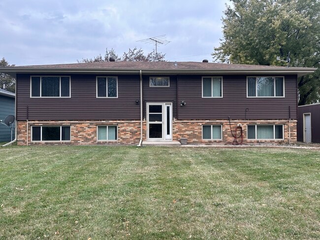 201 6th St W, Unit 1