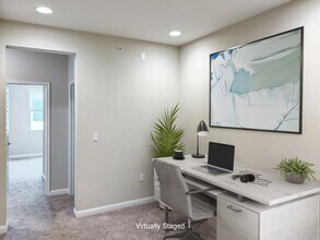 13800 Lyndhurst St, Unit Unit 223 in Austin, TX - Foto de edificio - Building Photo