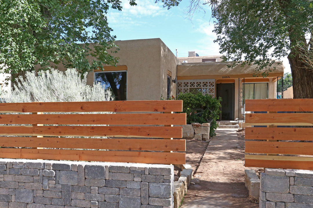 2115 Gold Ave SE in Albuquerque, NM - Building Photo