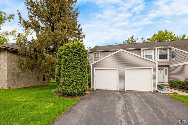 4632 Emblem Cir in Manlius, NY - Building Photo - Building Photo