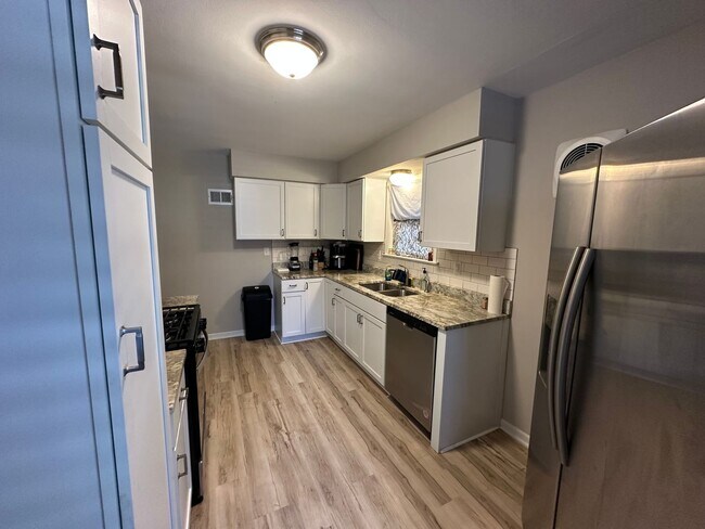 2915 N 54th St-Unit -2915-Lower in Milwaukee, WI - Building Photo - Building Photo