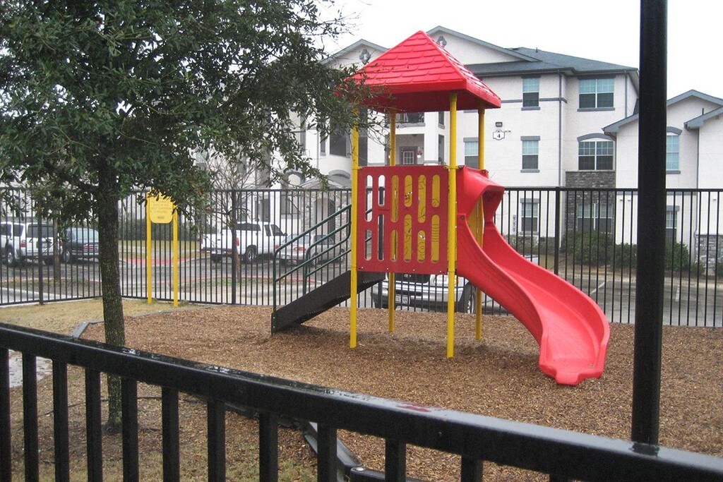 Tigoni Villas Apartments in San Antonio, TX