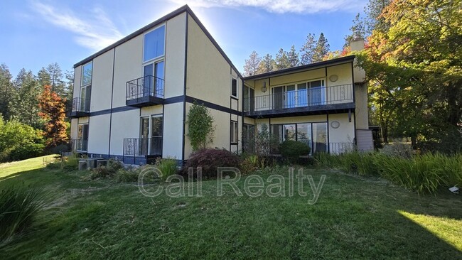 1515 S Garry Rd in Liberty Lake, WA - Foto de edificio - Building Photo