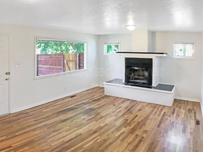 1995 Ingalls St in Lakewood, CO - Building Photo - Building Photo