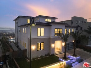 20248 Willoughby Ln in Los Angeles, CA - Building Photo - Building Photo