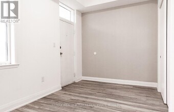 213 Jarvis St in Toronto, ON - Building Photo - Building Photo