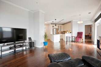 10184 Park Meadows Dr, Unit 1409 in Lone Tree, CO - Foto de edificio - Building Photo