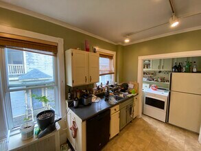 5 Oswald St, Unit 2 in Boston, MA - Building Photo - Building Photo