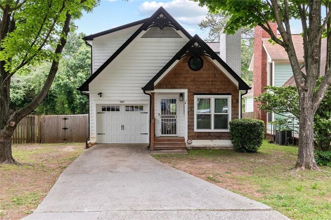 property at 969 Oak St SW
