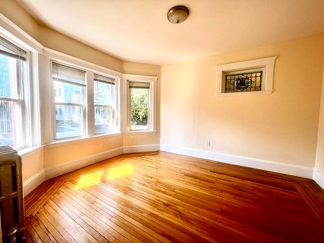 102 Trowbridge St in Cambridge, MA - Building Photo - Building Photo