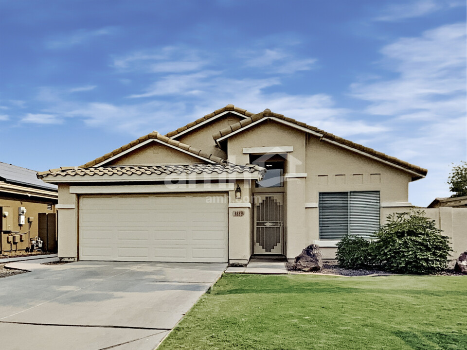 3889 E Wyatt Way in Gilbert, AZ - Building Photo