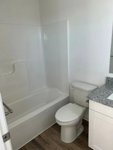 321 Avon Dr in Red Lion, PA - Foto de edificio - Building Photo