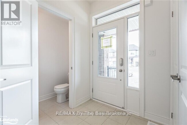 47 Lisa St in Wasaga Beach, ON - Building Photo - Building Photo
