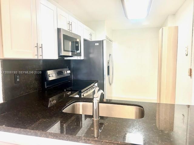 871 NE 207th Terrace in Miami, FL - Building Photo - Building Photo